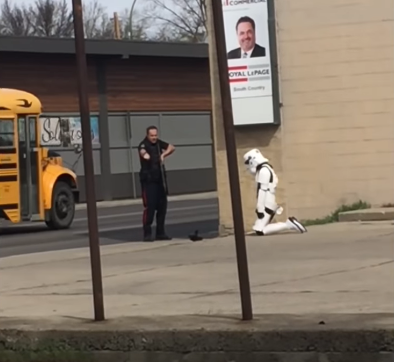 STORM TROOPER ARRESTADO DEFORMA